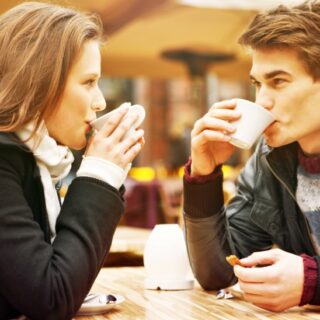 5 různých typů flirtování a jak si vybrat ten, který vám vyhovuje